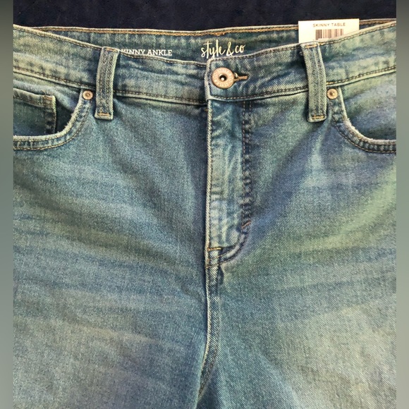 NWT NEW Style & Co High-Rise Straight Ankle Jeans distressed Sz 14 Macy’s - Picture 7 of 8